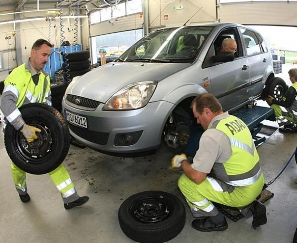 ADAC testet Sommerreifen. Foto: Auto-Reporter/ADAC